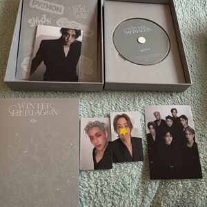 Excellent condition GOT7 Winter Heptagon album w/inclusions